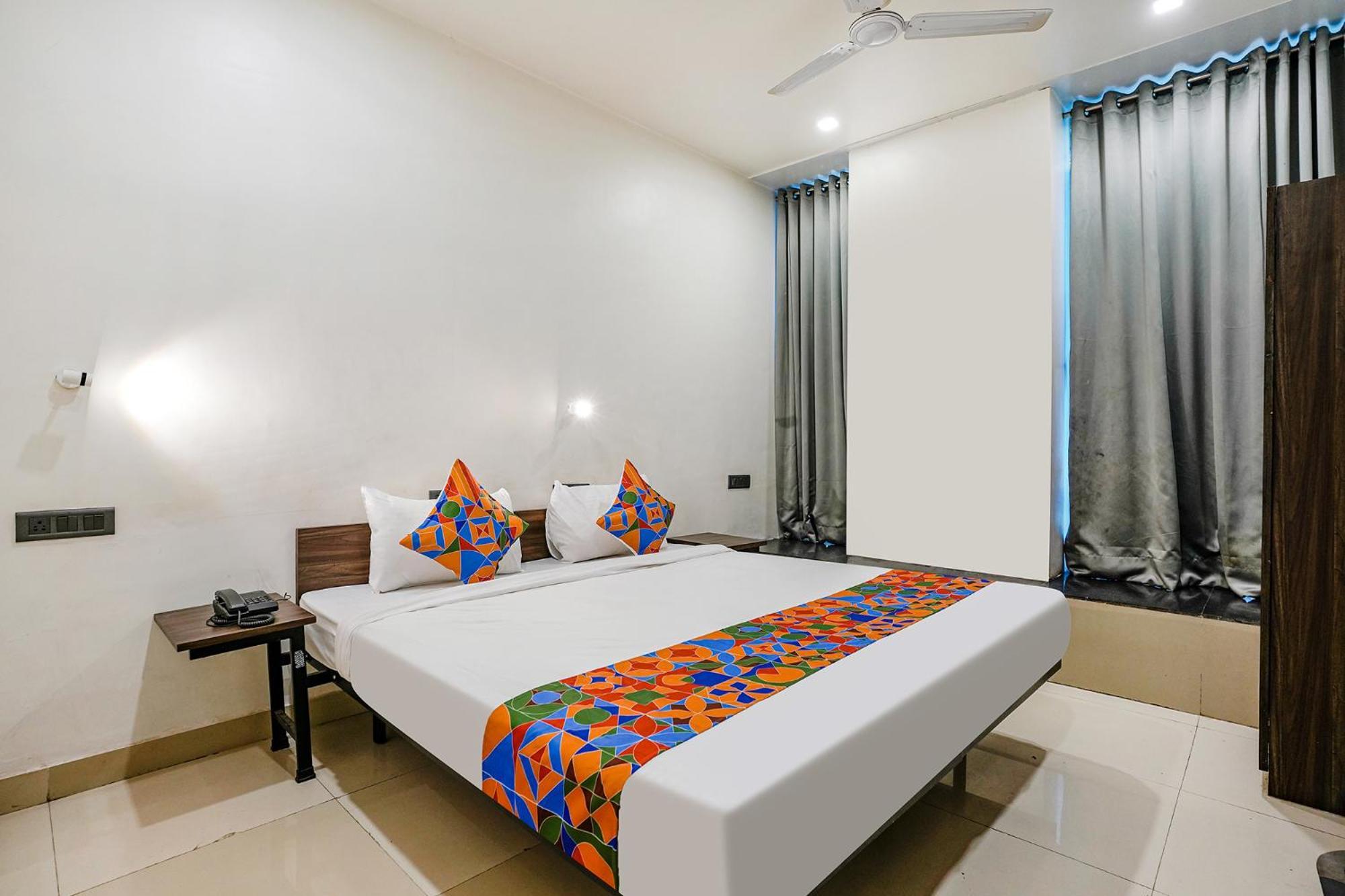 Fabhotel Lotus I Surat Exterior foto