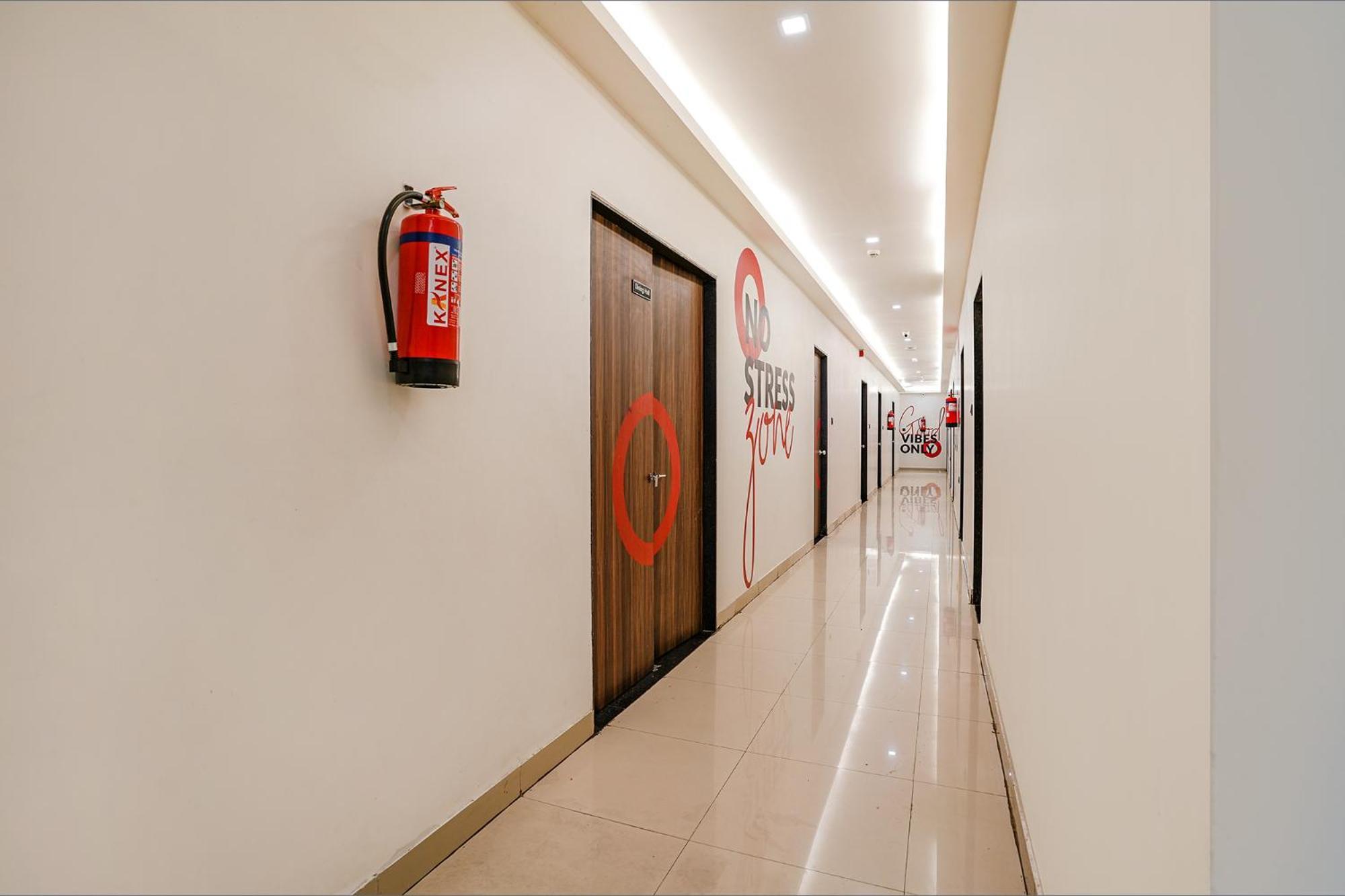Fabhotel Lotus I Surat Exterior foto